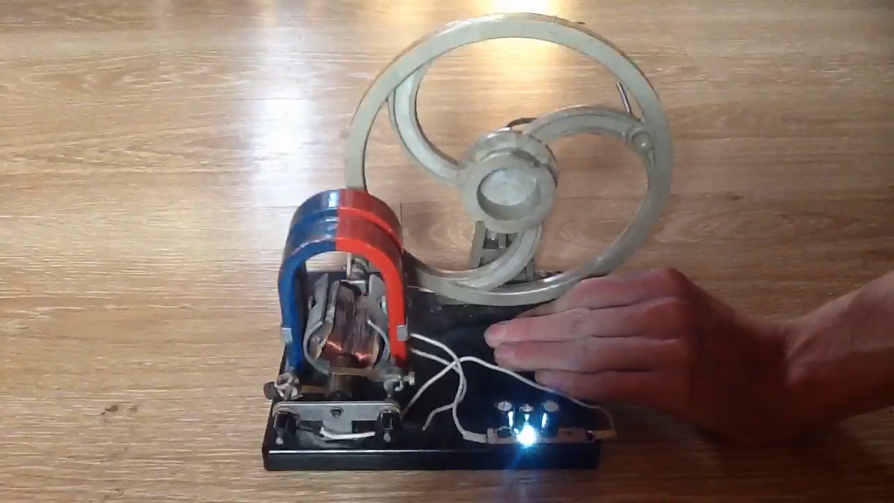 School Wimshurst machine and dynamo