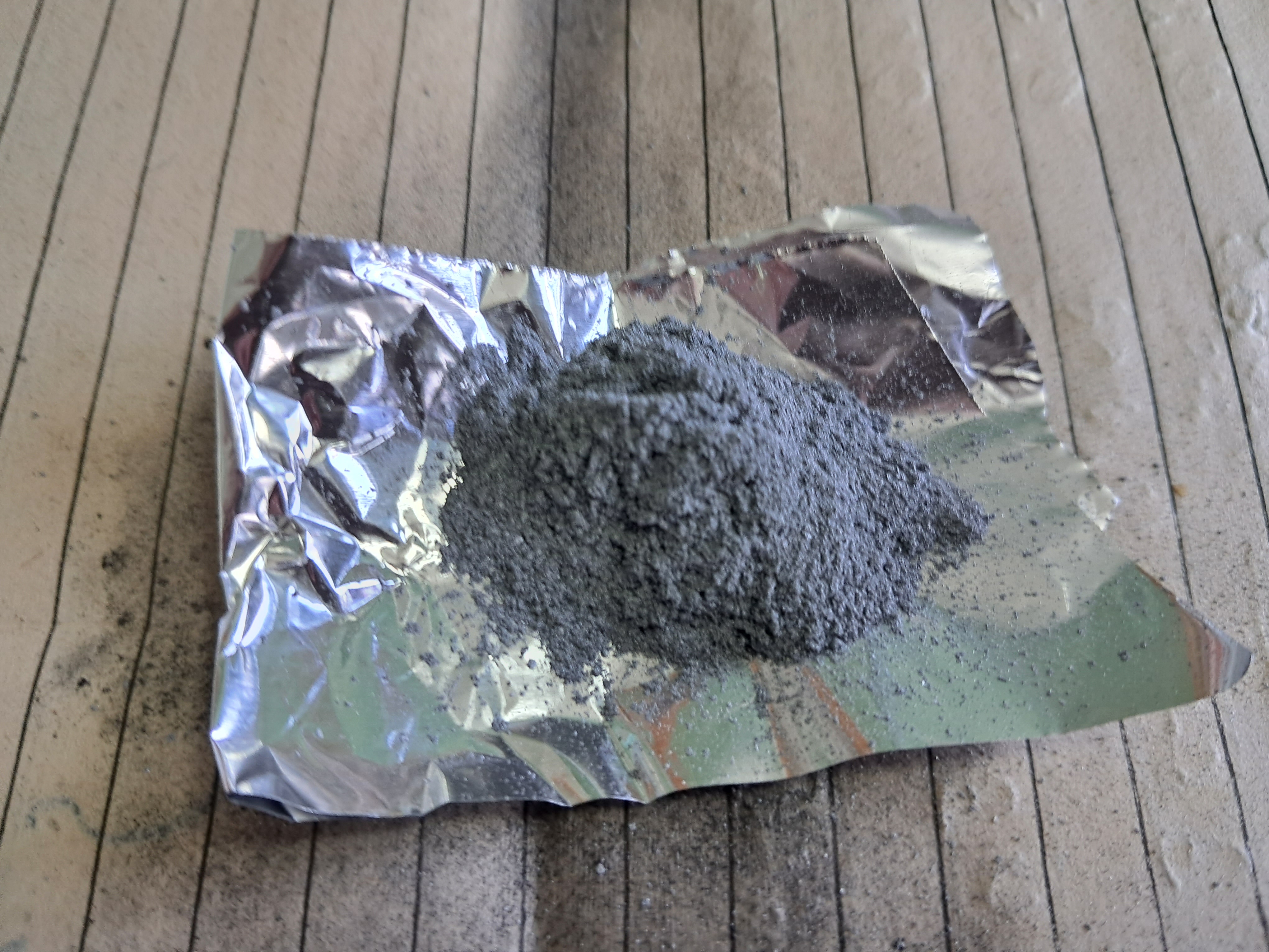 Aluminium and ammonium perchlorate