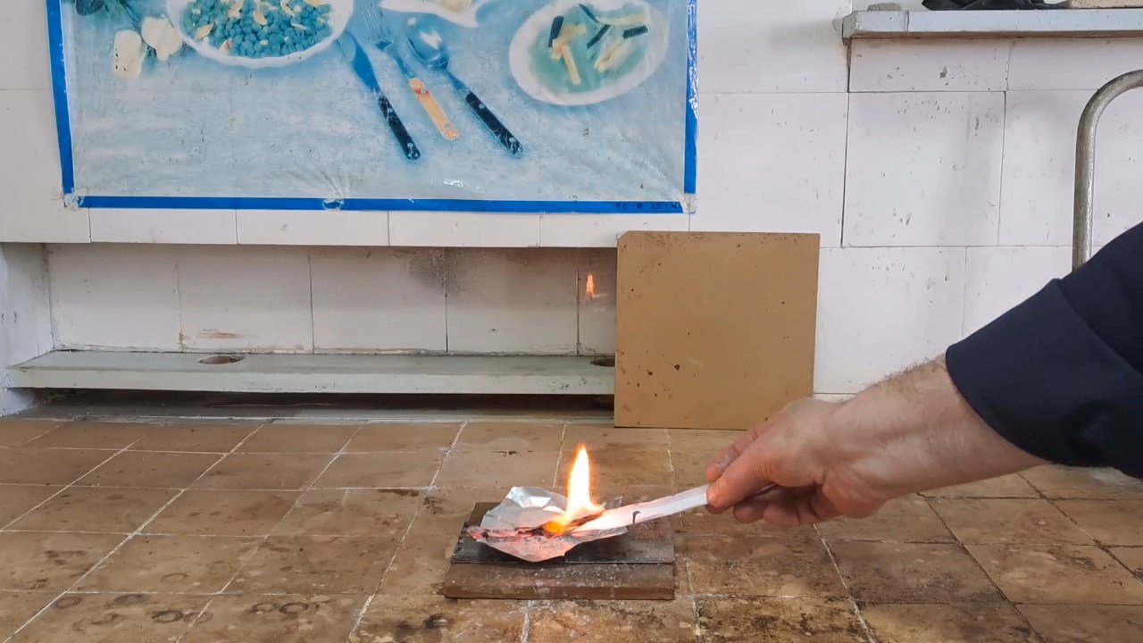 Aluminium and ammonium perchlorate