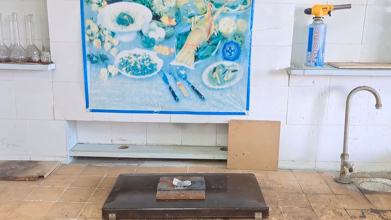 Aluminium and ammonium perchlorate