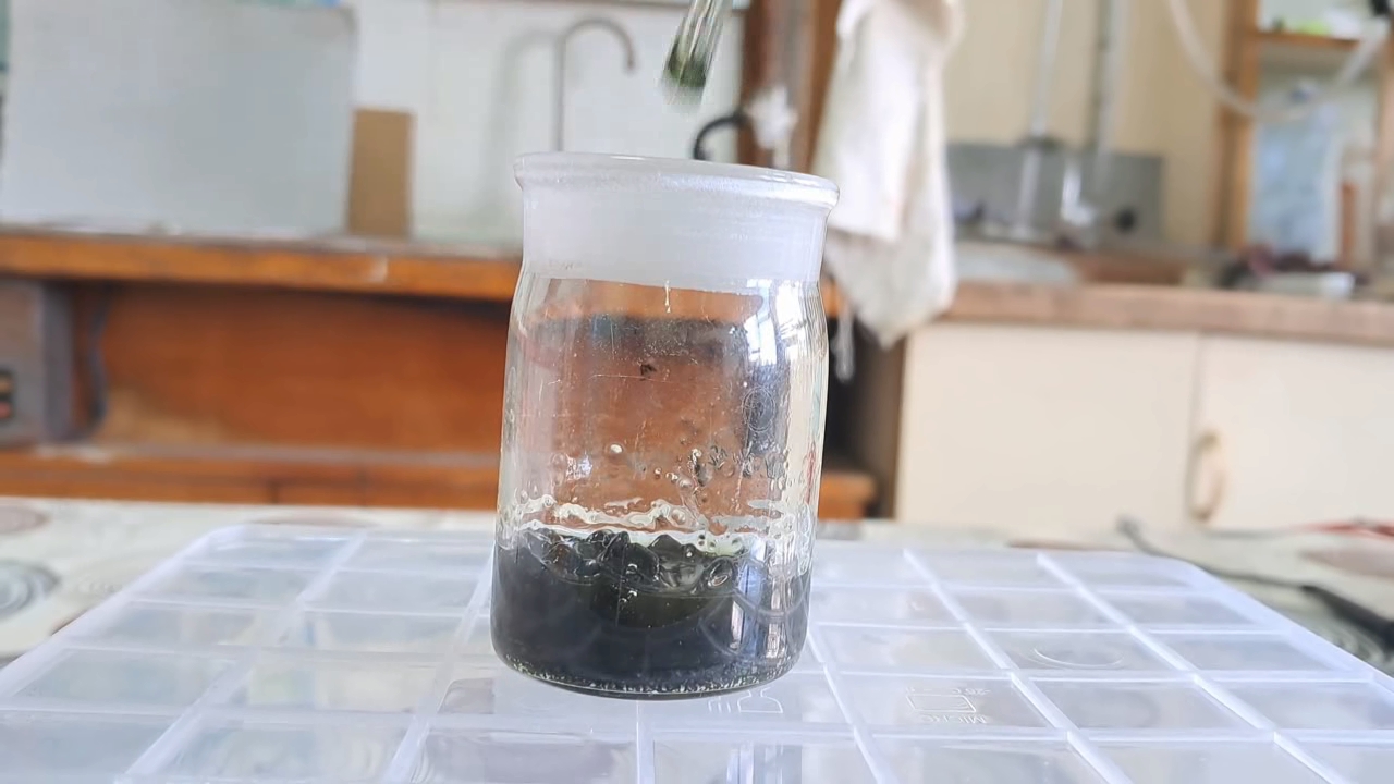 Dissolving Nitrocellulose in Low-Quality Acetone