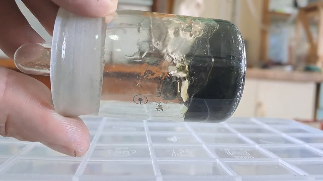 Dissolving Nitrocellulose in Low-Quality Acetone