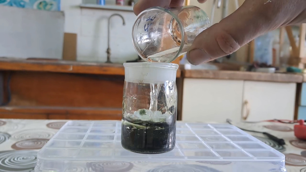 Dissolving Nitrocellulose in Low-Quality Acetone