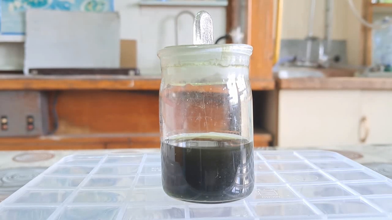 Dissolving Nitrocellulose in Low-Quality Acetone