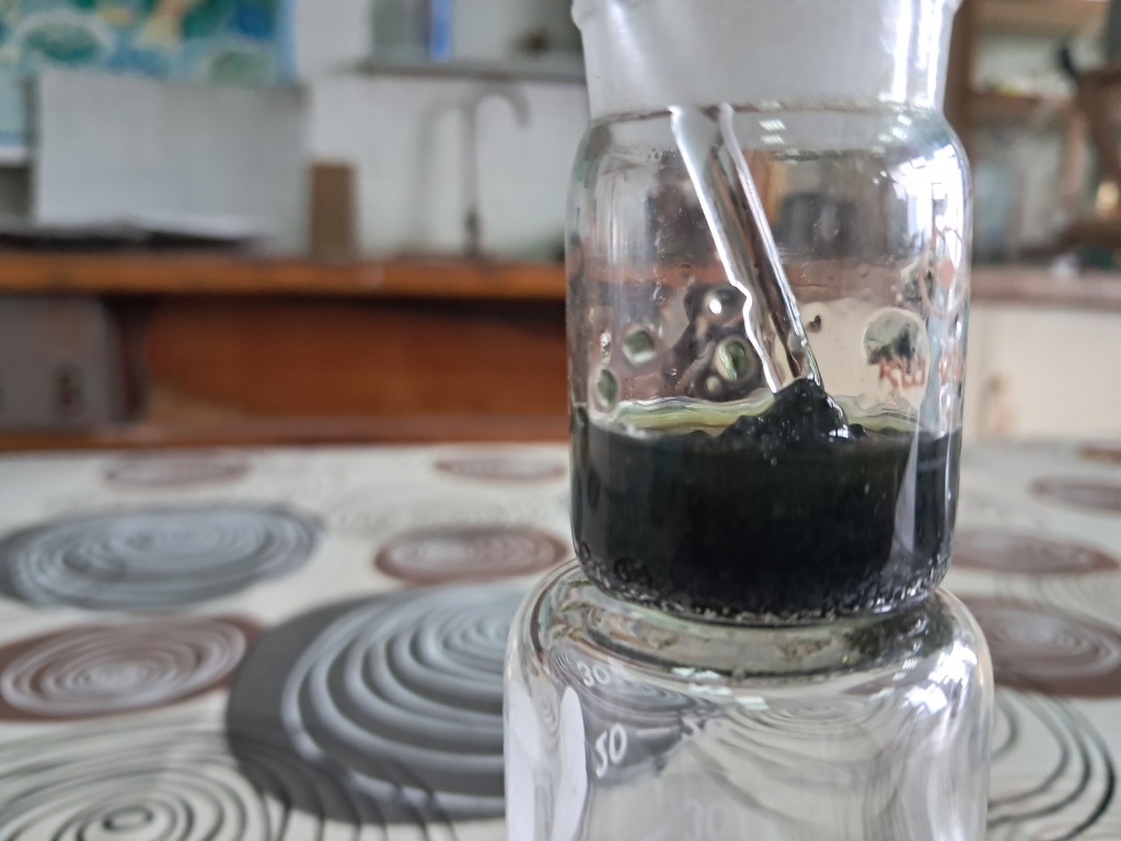 Dissolving Nitrocellulose in Low-Quality Acetone