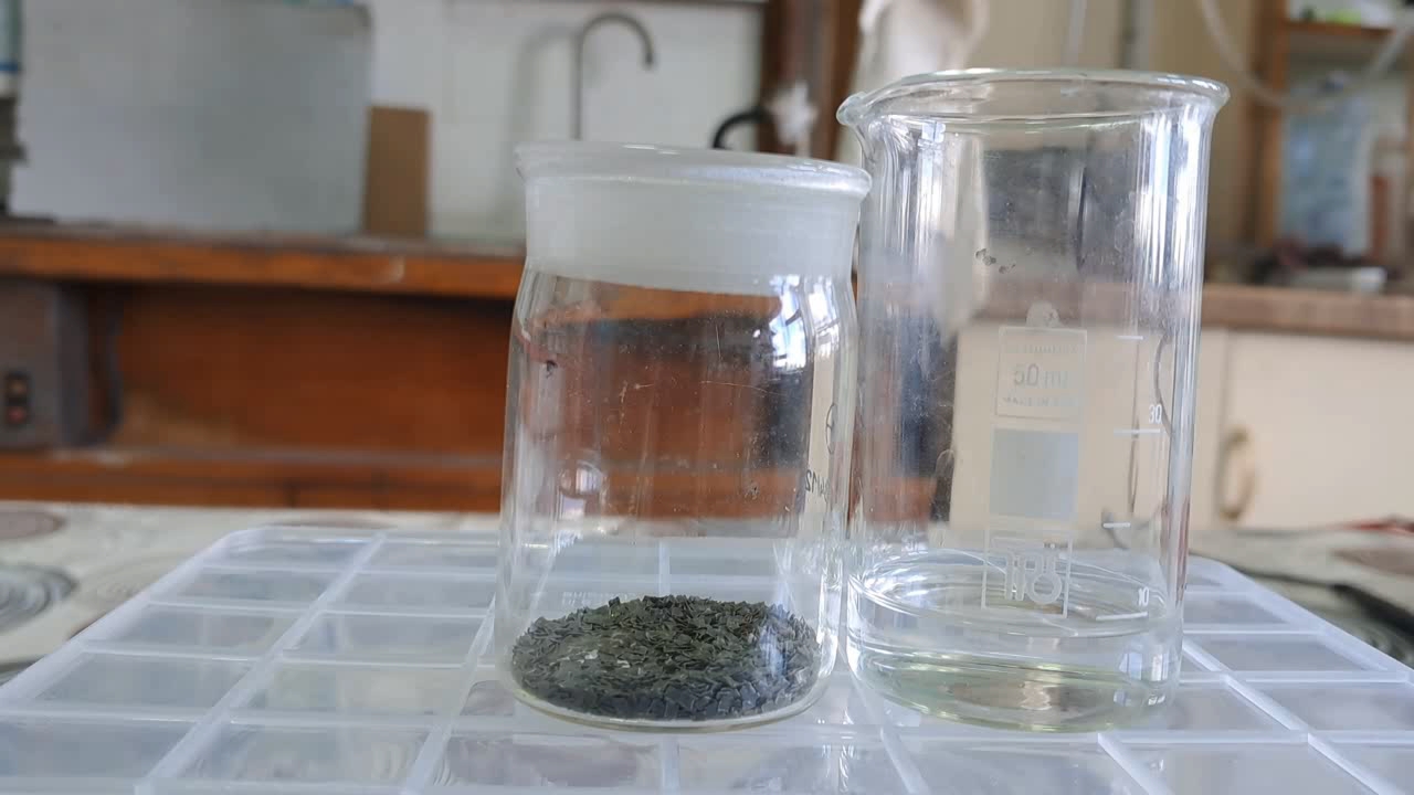 Dissolving Nitrocellulose in Low-Quality Acetone