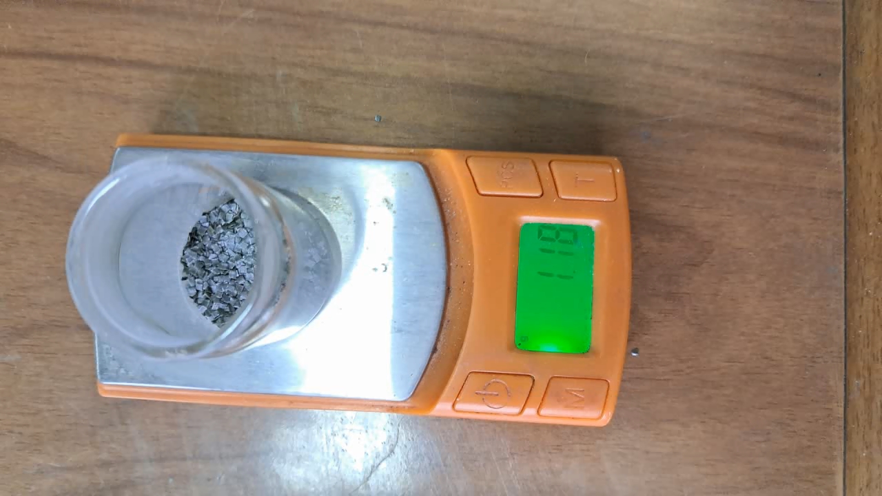 Dissolving Nitrocellulose in Acetone
