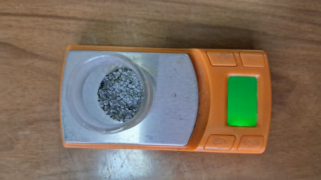 Dissolving Nitrocellulose in Acetone