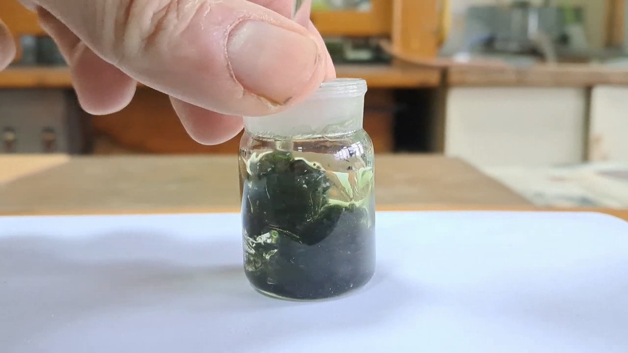 Dissolving Nitrocellulose in Acetone
