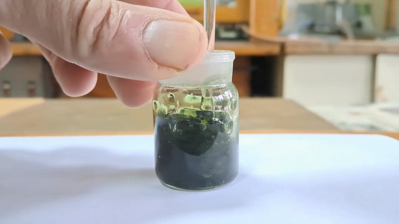 Dissolving Nitrocellulose in Acetone