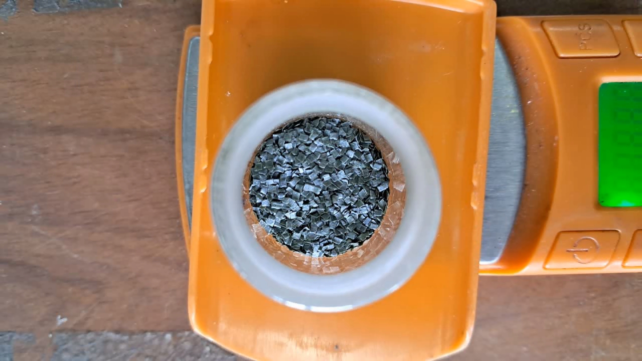 Dissolving Nitrocellulose in Ethyl Acetate: Nitrocellulose Amoeba (Second Experiment)