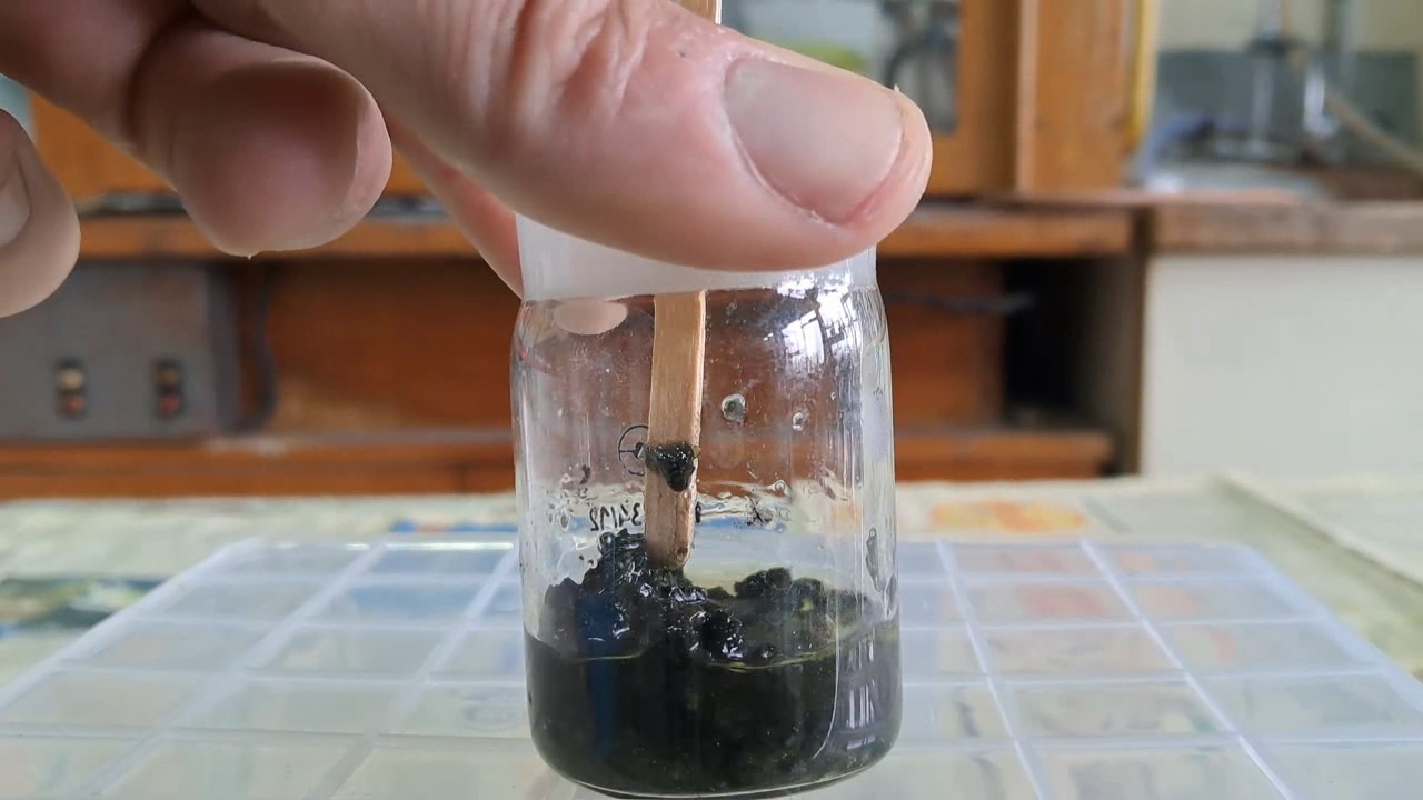 Dissolving Nitrocellulose in Ethyl Acetate: Nitrocellulose Amoeba (Second Experiment)