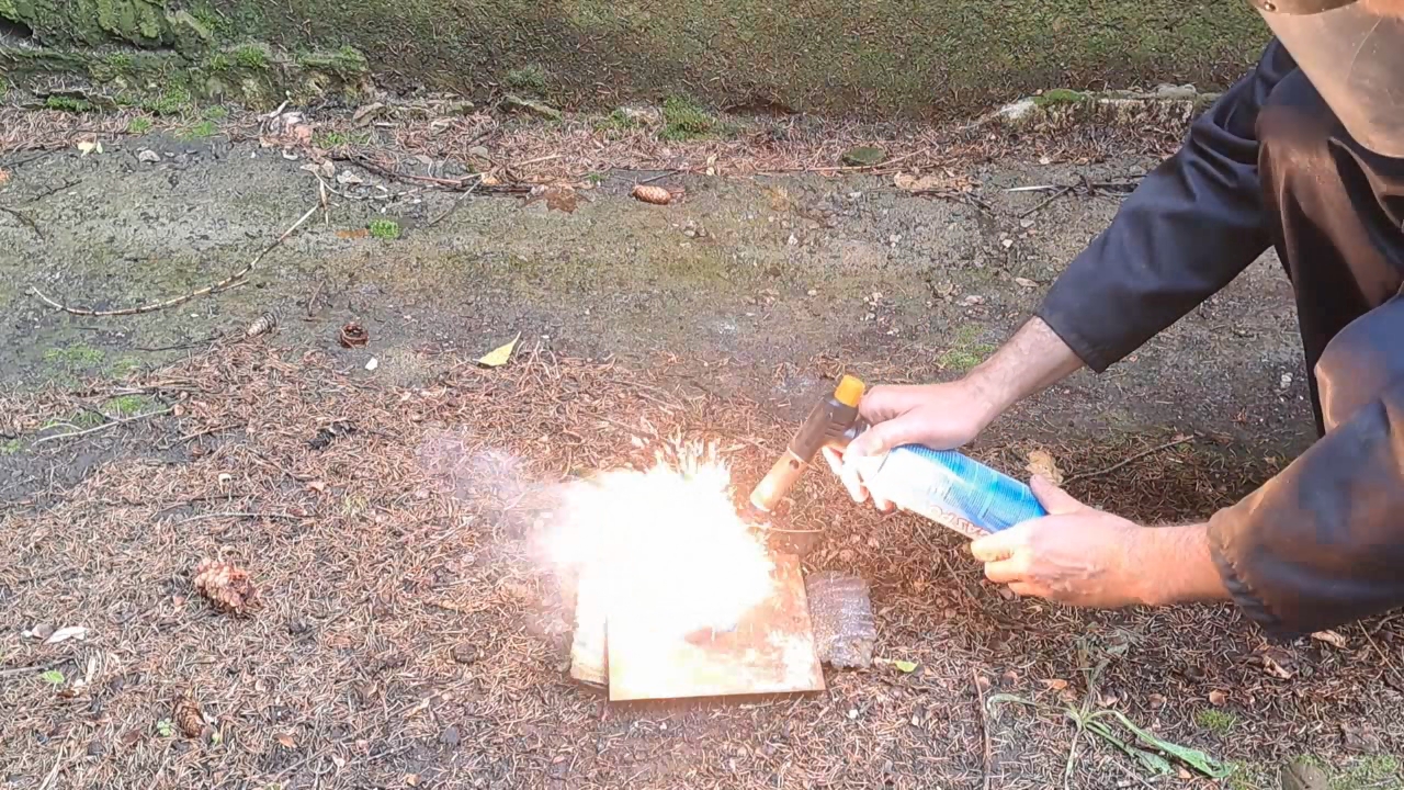 Combustion of Thermite: Iron(II, III) Oxide, Barium Sulfate, Aluminum (Fe3O4/BaSO4/Al)