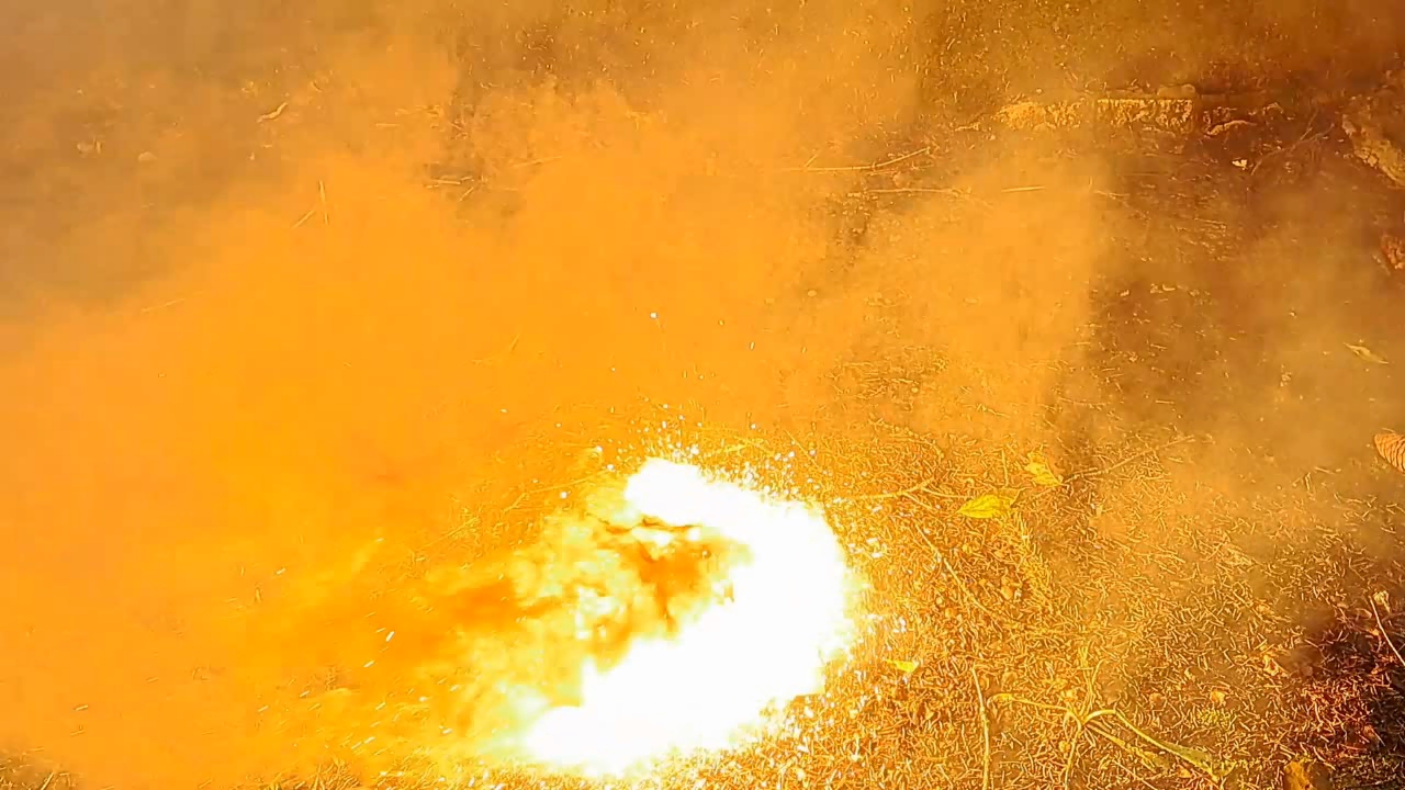 Combustion of Thermite: Iron(II, III) Oxide, Barium Sulfate, Aluminum (Fe3O4/BaSO4/Al)