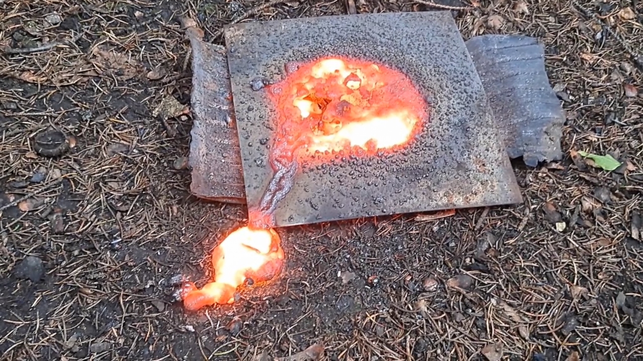Combustion of Thermite: Iron(II, III) Oxide, Barium Sulfate, Aluminum (Fe3O4/BaSO4/Al)