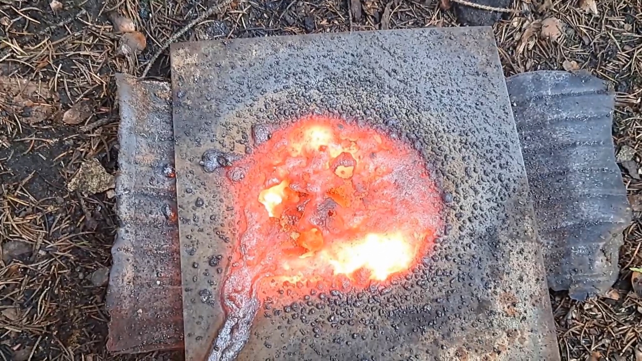 Combustion of Thermite: Iron(II, III) Oxide, Barium Sulfate, Aluminum (Fe3O4/BaSO4/Al)