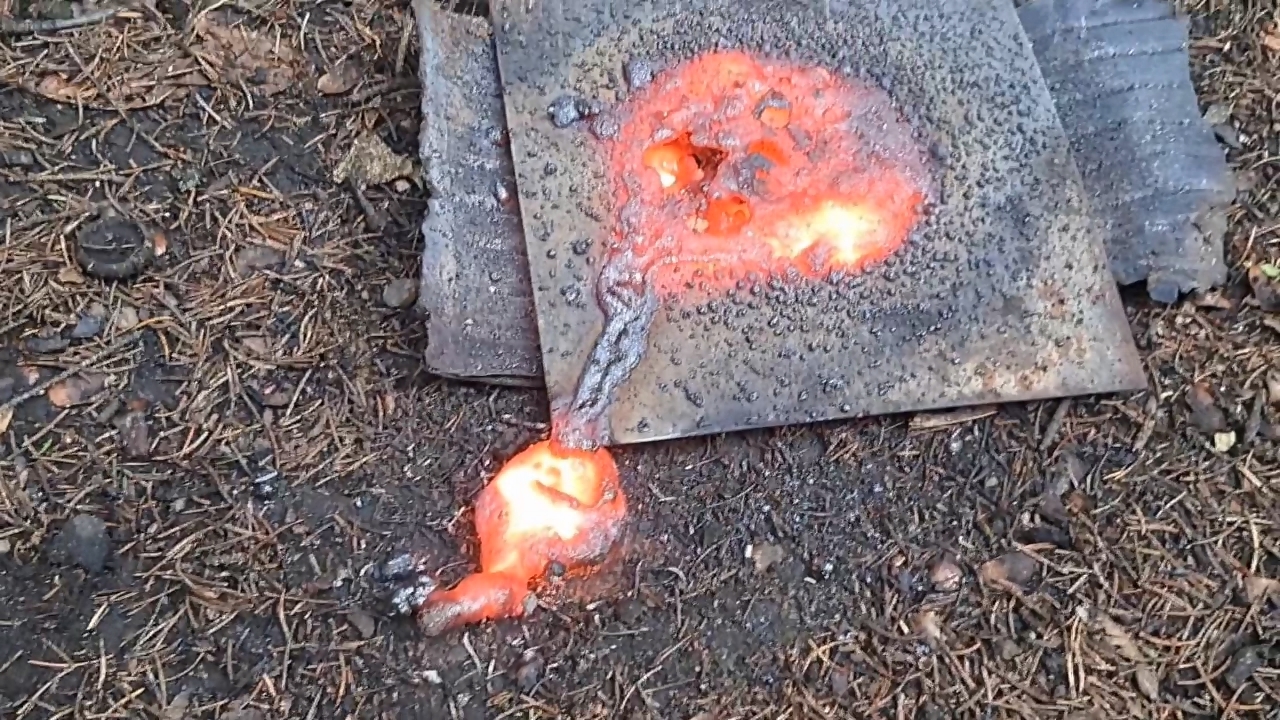 Combustion of Thermite: Iron(II, III) Oxide, Barium Sulfate, Aluminum (Fe3O4/BaSO4/Al)