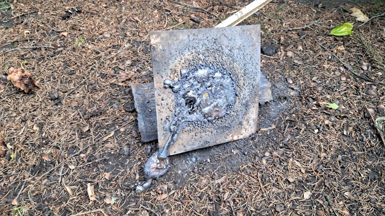 Combustion of Thermite: Iron(II, III) Oxide, Barium Sulfate, Aluminum (Fe3O4/BaSO4/Al)