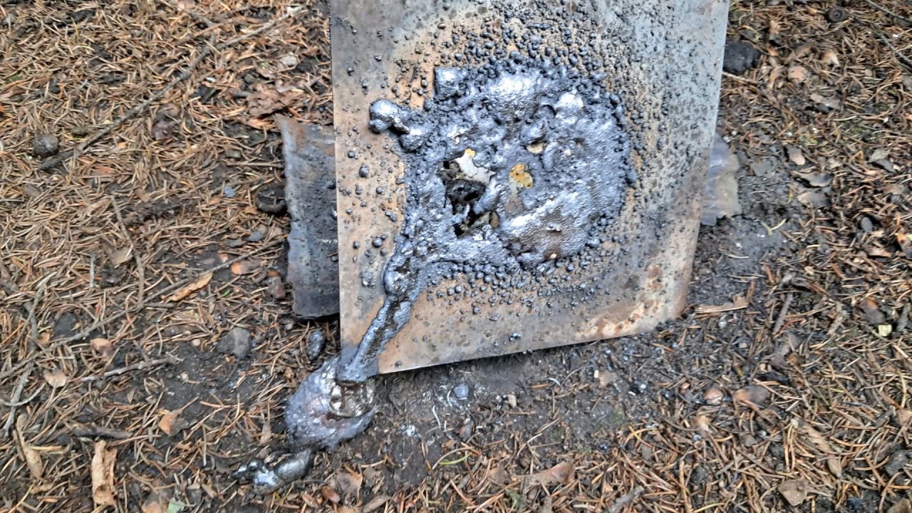 Combustion of Thermite: Iron(II, III) Oxide, Barium Sulfate, Aluminum (Fe3O4/BaSO4/Al)