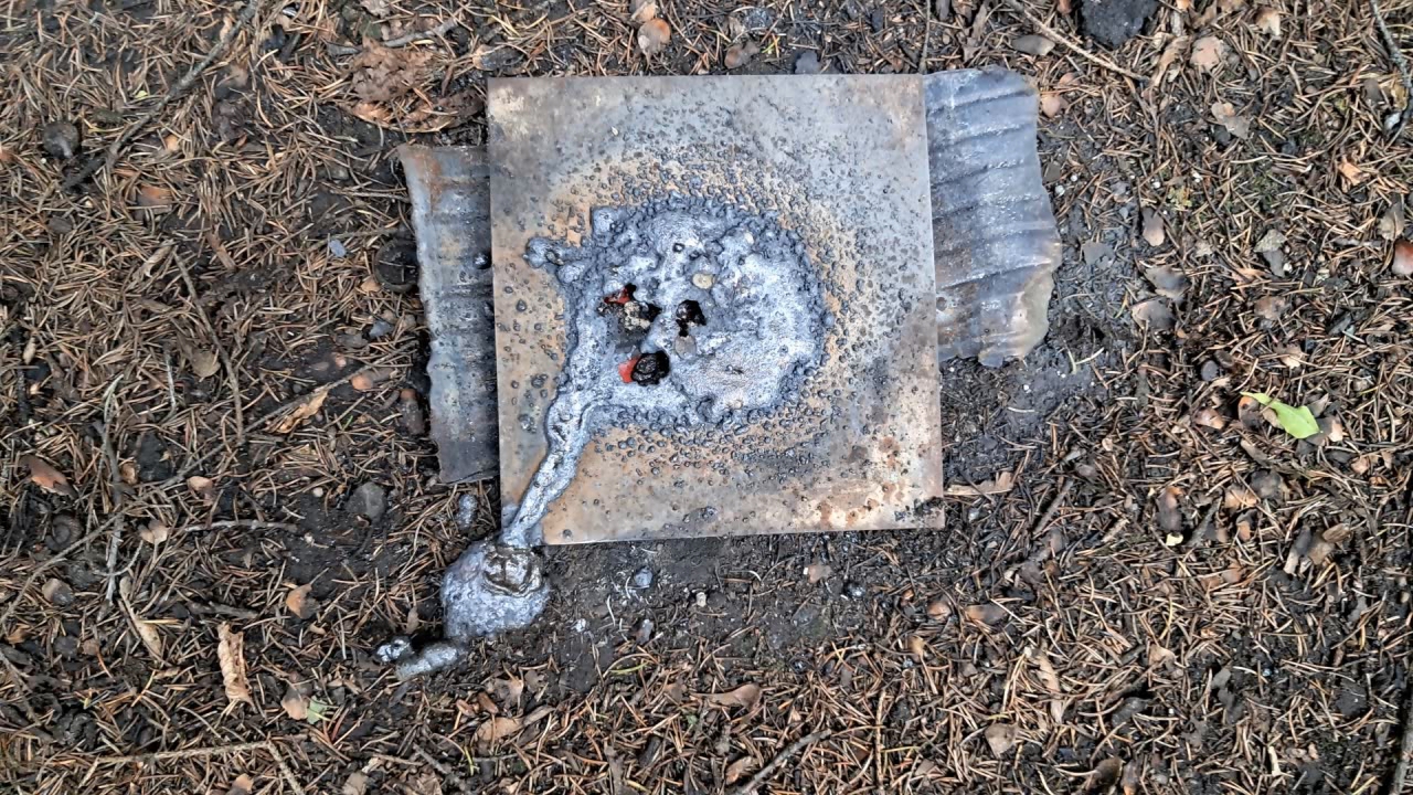 Combustion of Thermite: Iron(II, III) Oxide, Barium Sulfate, Aluminum (Fe3O4/BaSO4/Al)