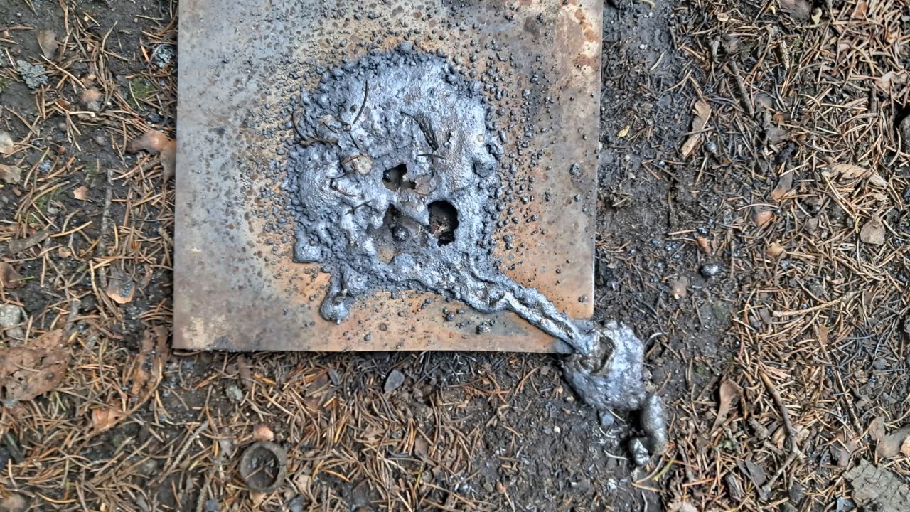Combustion of Thermite: Iron(II, III) Oxide, Barium Sulfate, Aluminum (Fe3O4/BaSO4/Al)