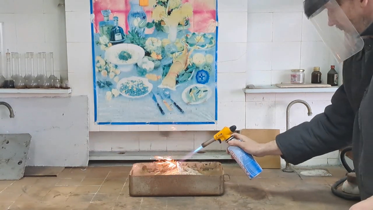 Combustion of Thermite: Iron(II, III) Oxide/Aluminum (Fe3O4/Al)
