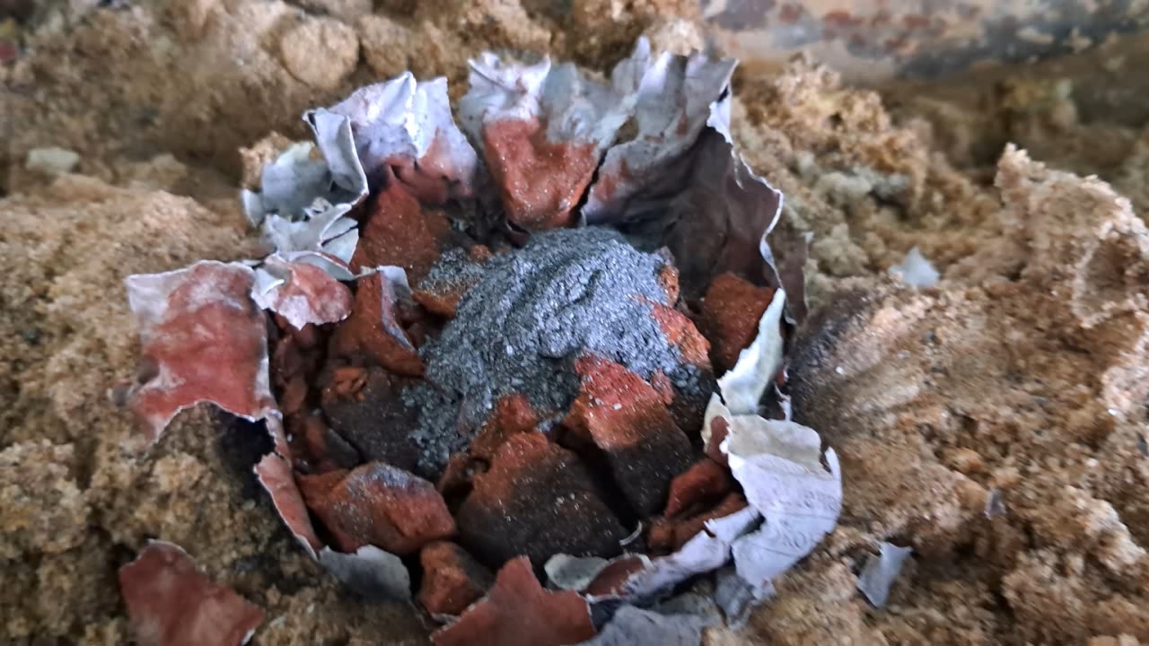 Fe3O4/Al Thermite: Soot in Iron Oxide Iron(II, III)