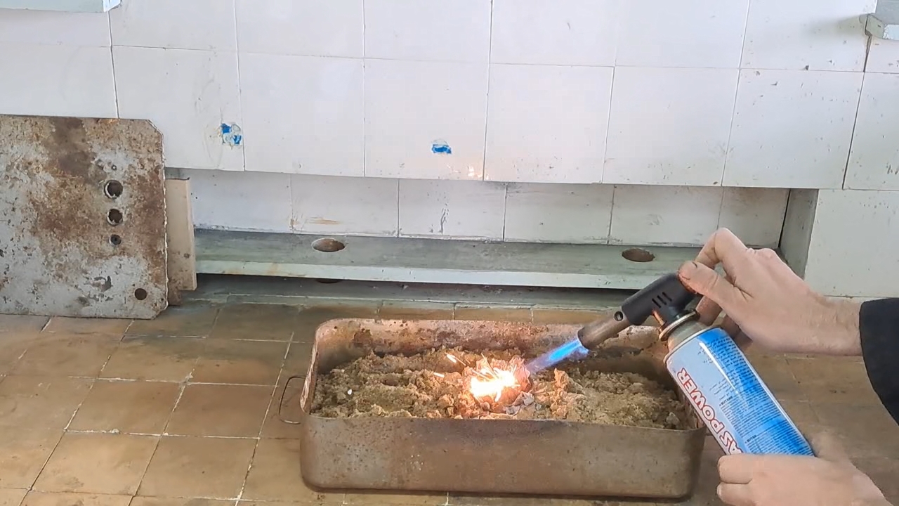 Fe3O4/Al Thermite: Soot in Iron Oxide Iron(II, III)