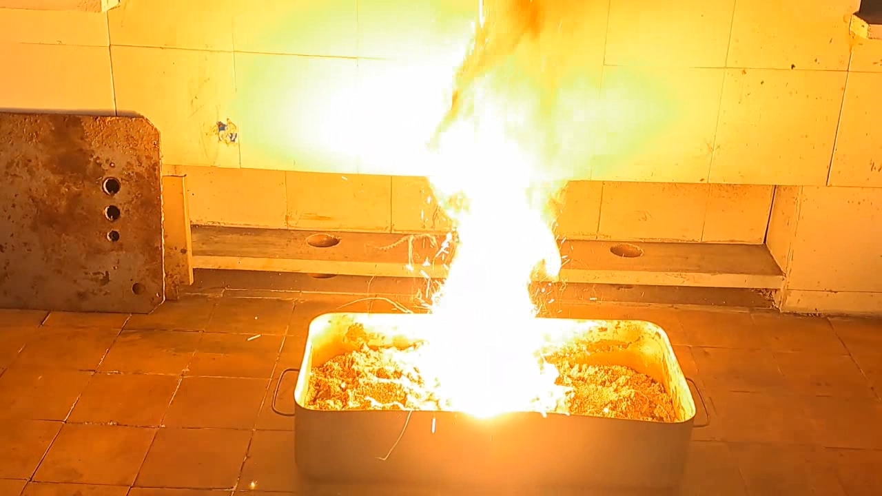 Fe3O4/Al Thermite: Soot in Iron Oxide Iron(II, III)