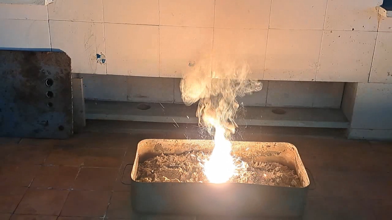 Fe3O4/Al Thermite: Soot in Iron Oxide Iron(II, III)