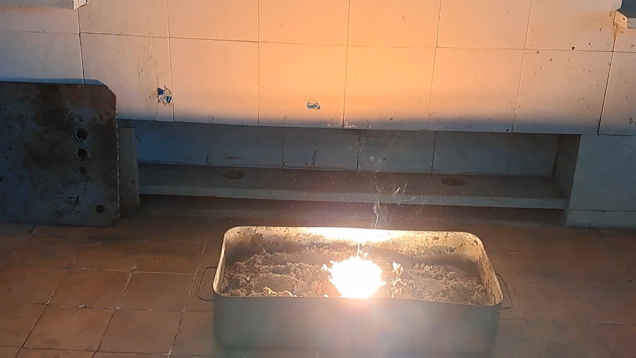 Fe3O4/Al Thermite: Soot in Iron Oxide Iron(II, III)
