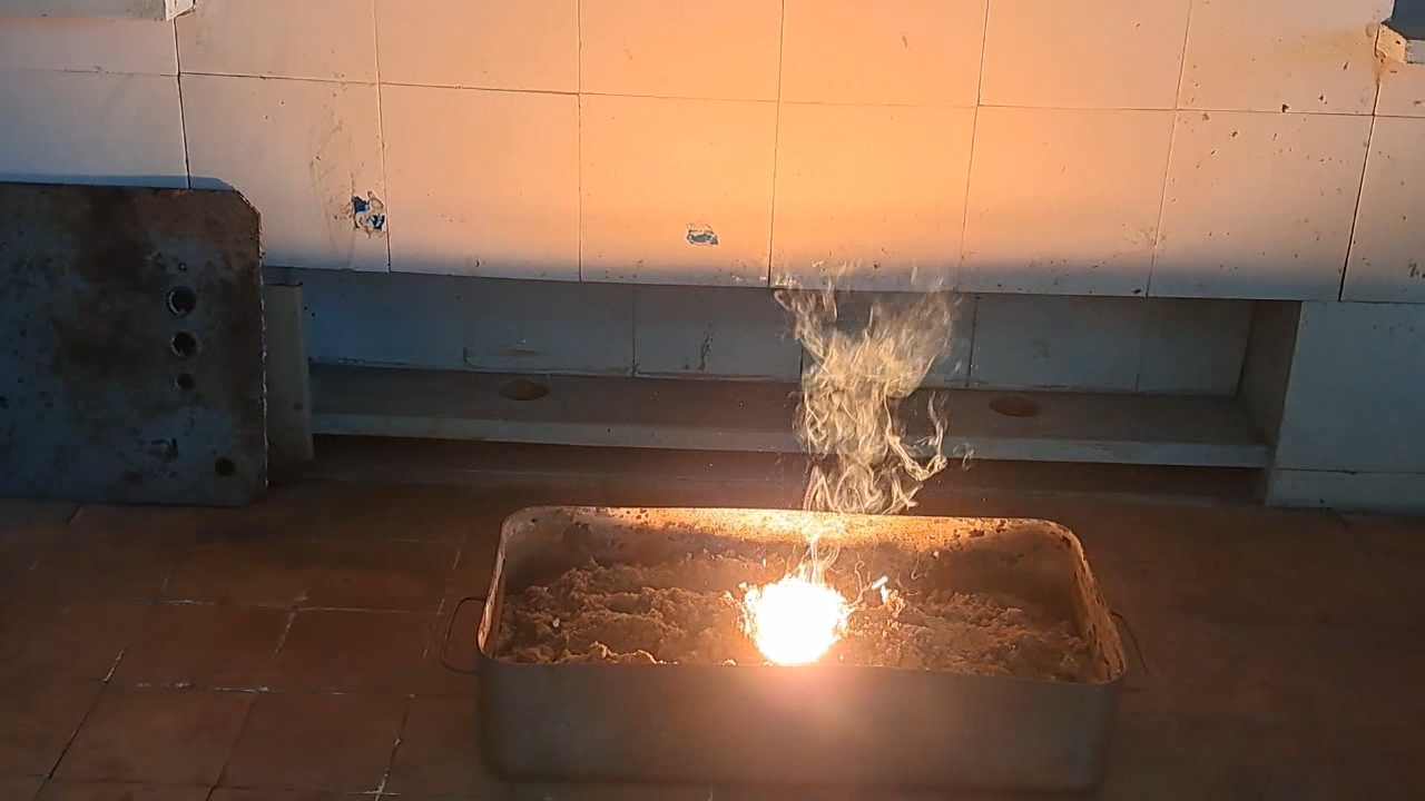 Fe3O4/Al Thermite: Soot in Iron Oxide Iron(II, III)