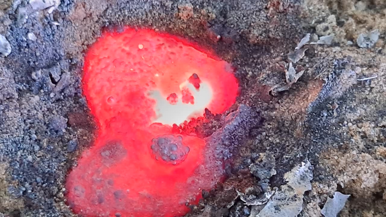 Fe3O4/Al Thermite: Soot in Iron Oxide Iron(II, III)