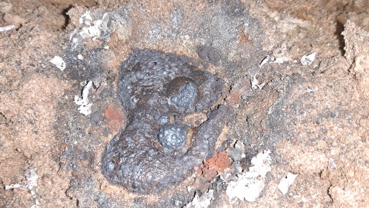 Fe3O4/Al Thermite: Soot in Iron Oxide Iron(II, III)