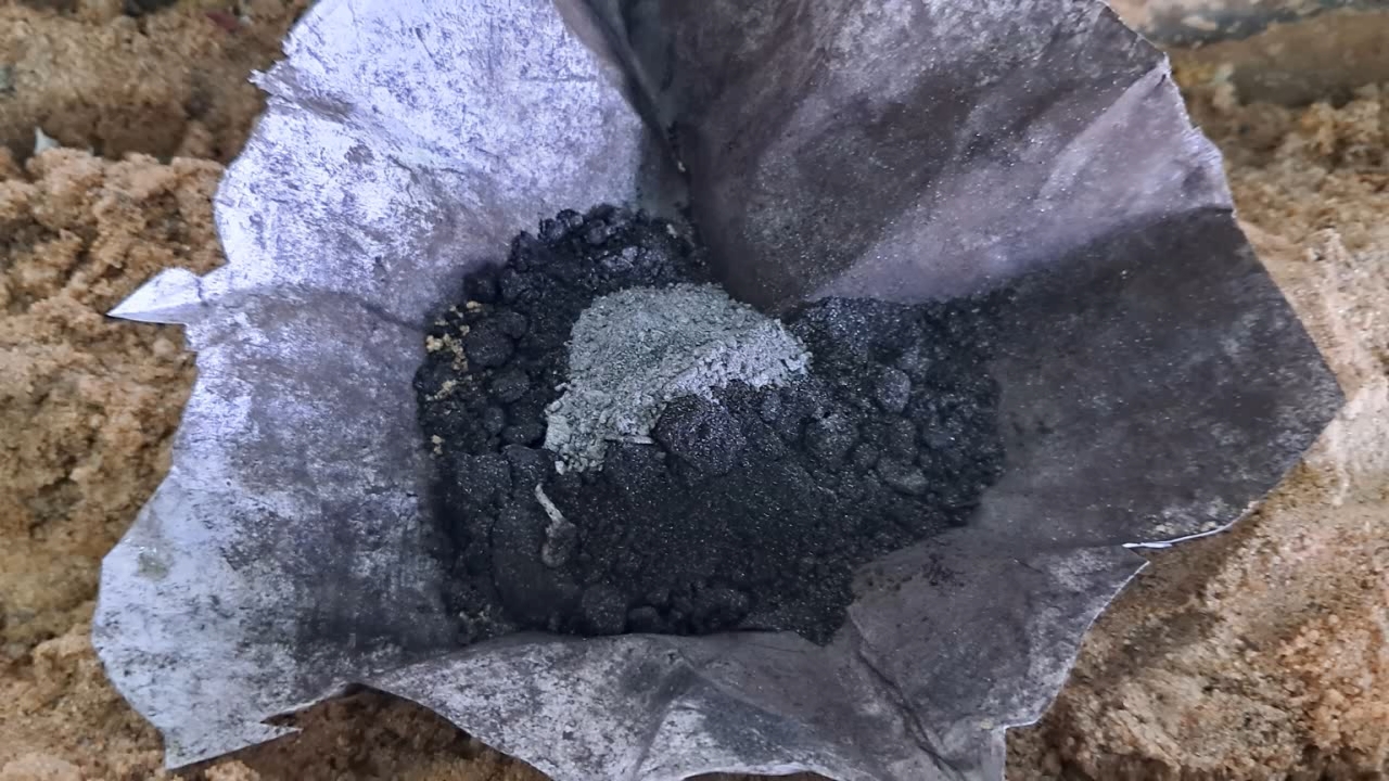 Fe3O4/Al Thermite: Soot in Iron Oxide Iron(II, III)