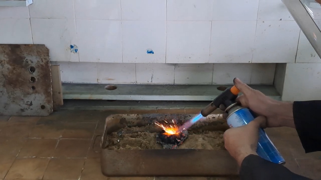 Fe3O4/Al Thermite: Soot in Iron Oxide Iron(II, III)