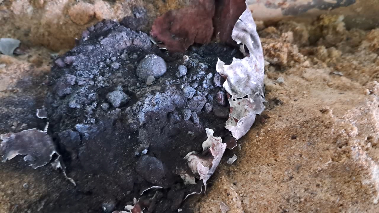 Fe3O4/Al Thermite: Soot in Iron Oxide Iron(II, III)