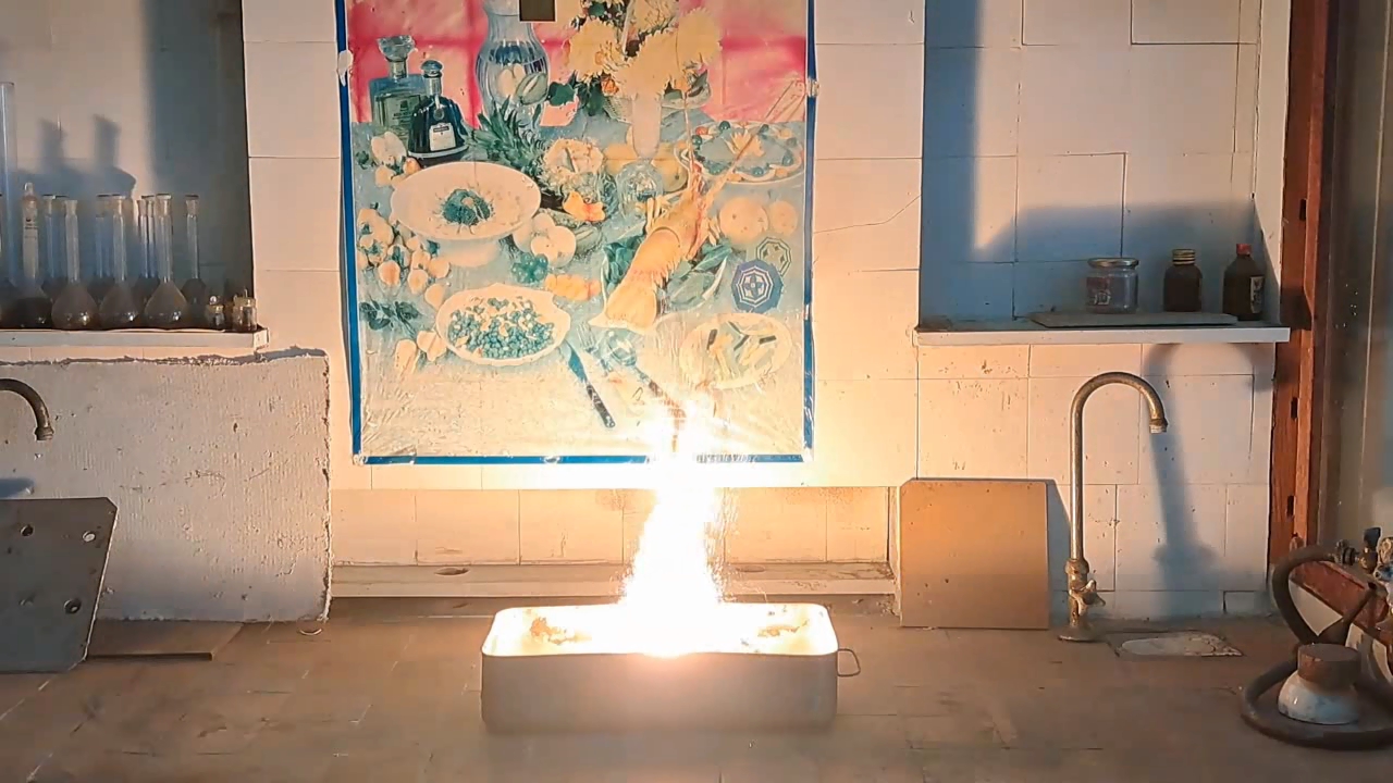 Combustion of Thermite: Iron(II, III) Oxide/Aluminum (Fe3O4/Al)