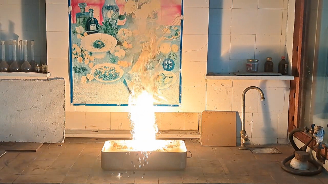 Combustion of Thermite: Iron(II, III) Oxide/Aluminum (Fe3O4/Al)