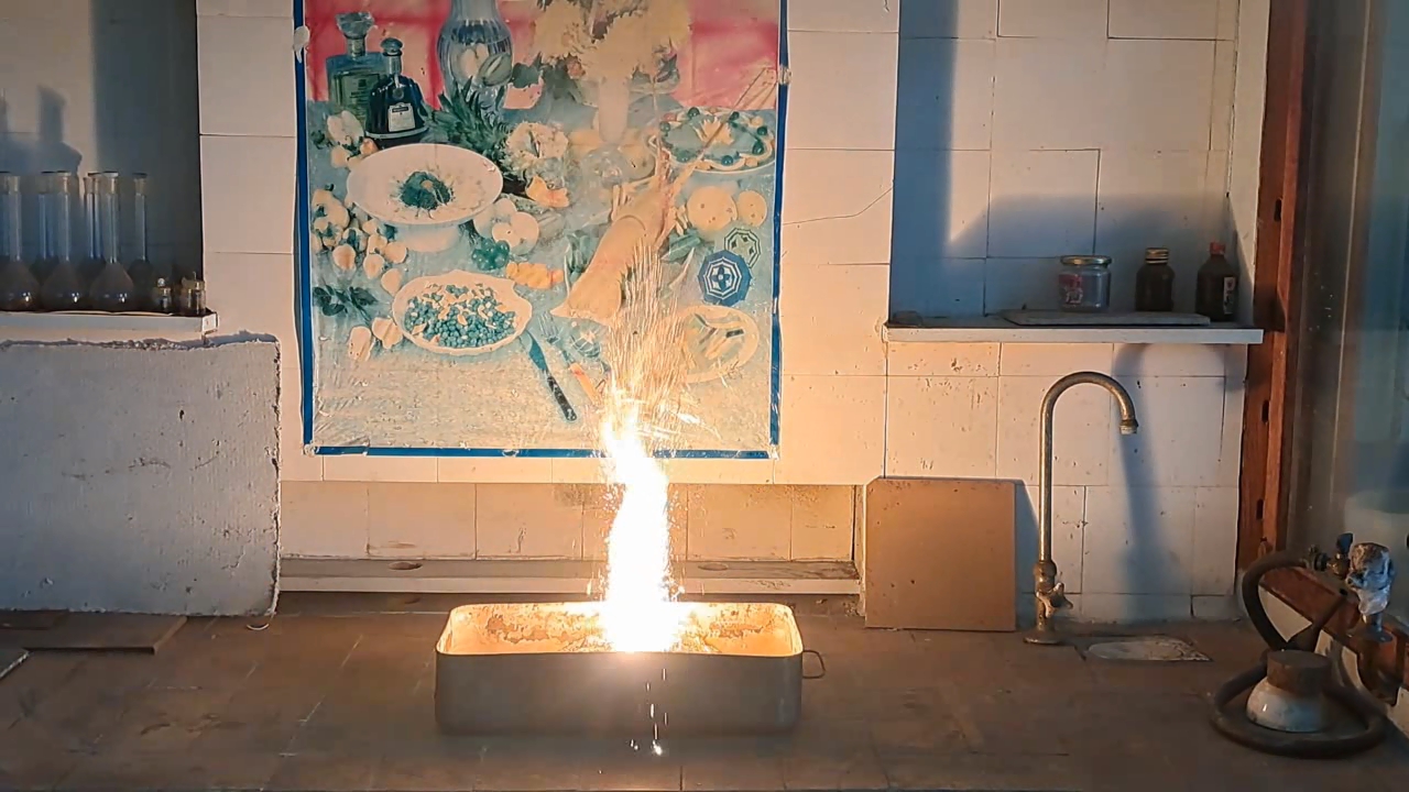 Combustion of Thermite: Iron(II, III) Oxide/Aluminum (Fe3O4/Al)