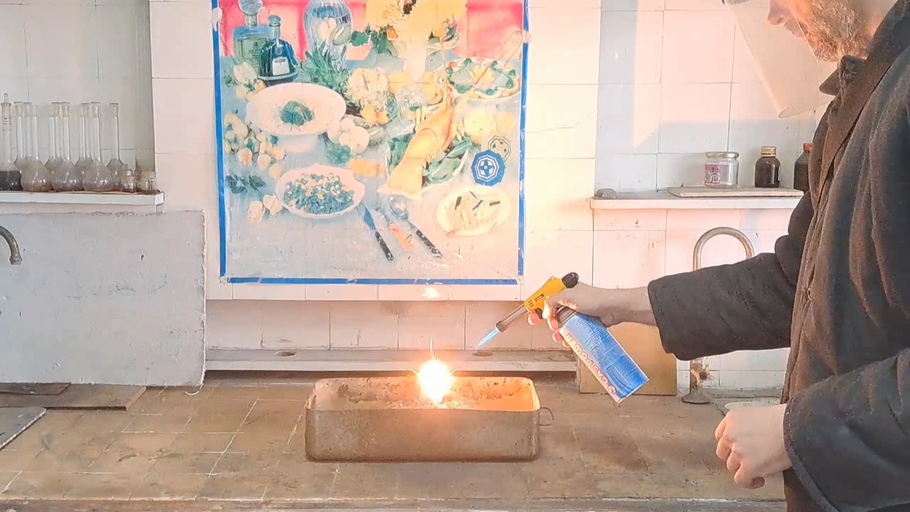 Combustion of Thermite (Fe3O4 + KNO3 + Al + S)