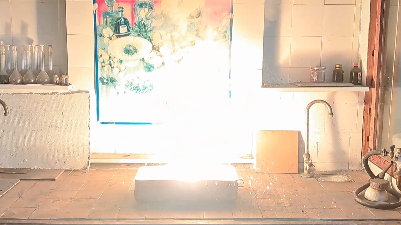 Combustion of Thermite (Fe3O4 + KNO3 + Al + S)