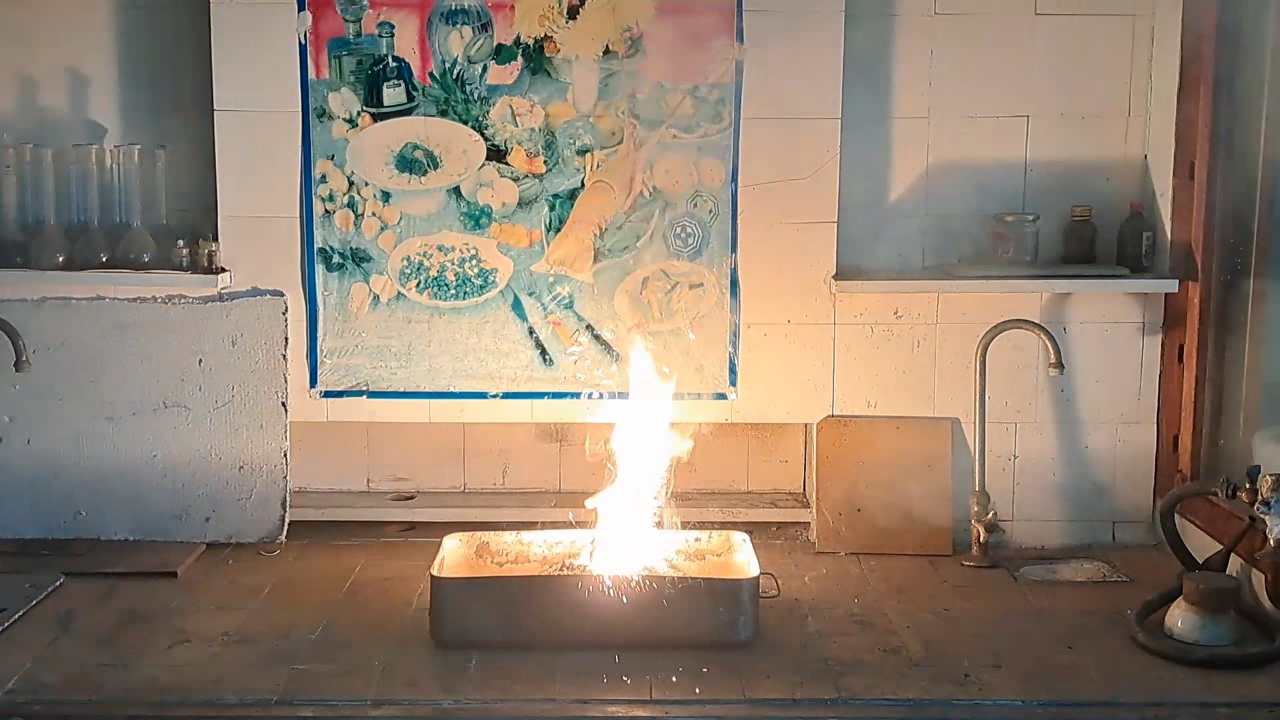 Combustion of Thermite (Fe3O4 + KNO3 + Al + S)