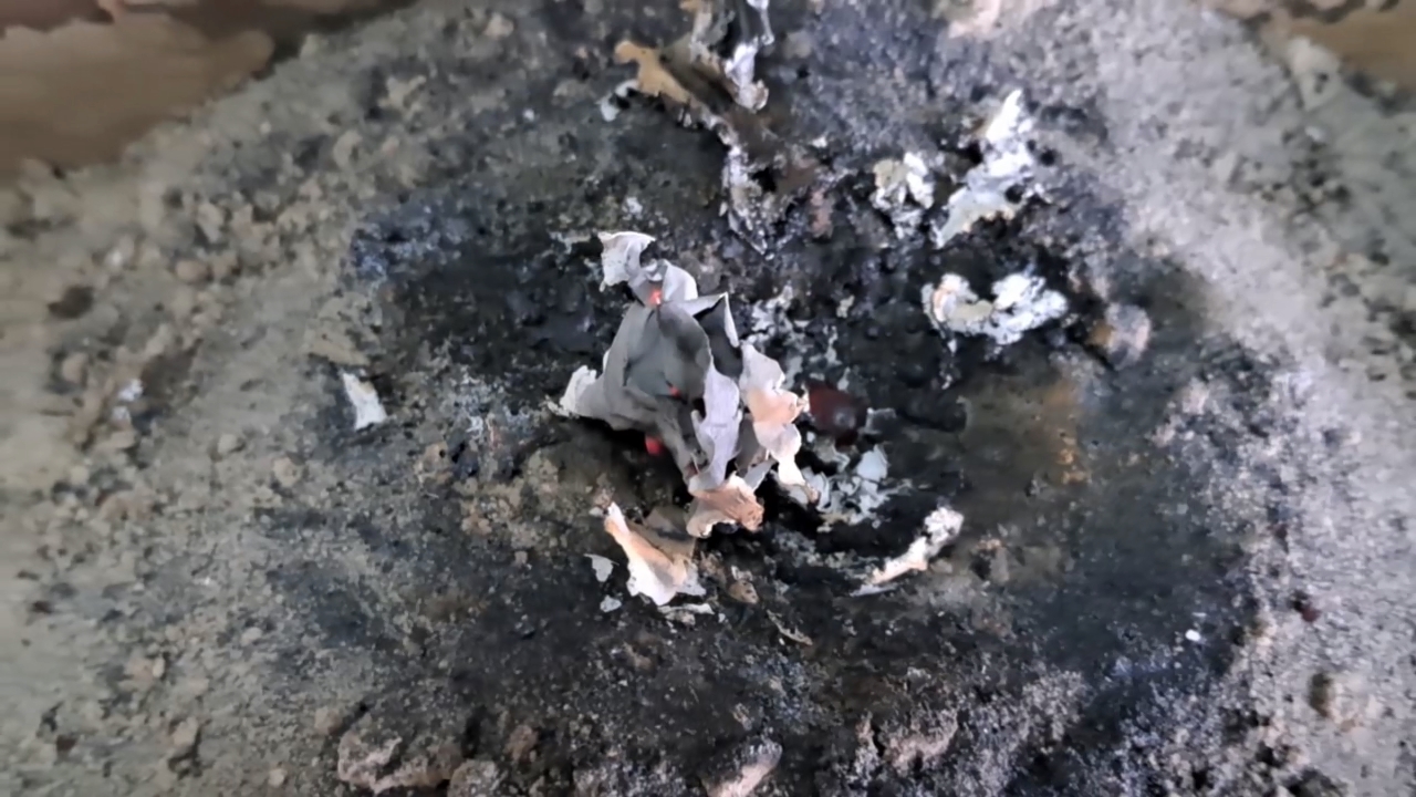 Combustion of Thermite (Fe3O4 + KNO3 + Al + S)