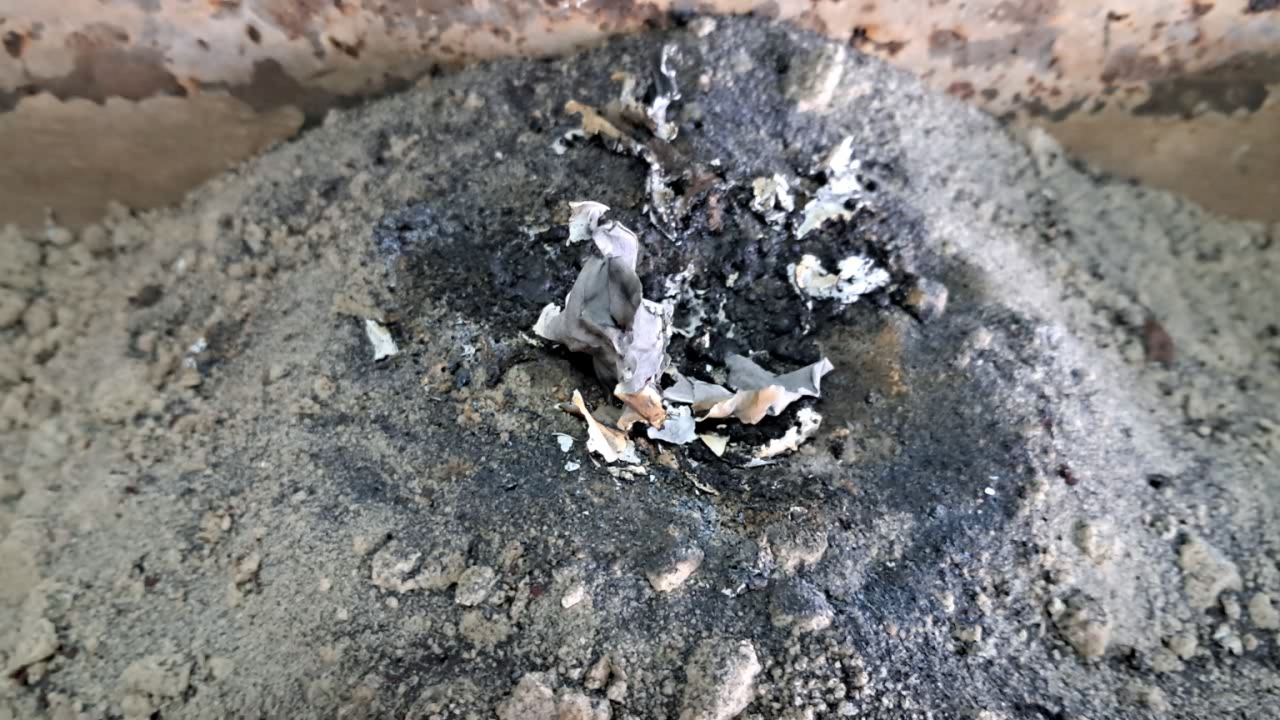 Combustion of Thermite (Fe3O4 + KNO3 + Al + S)