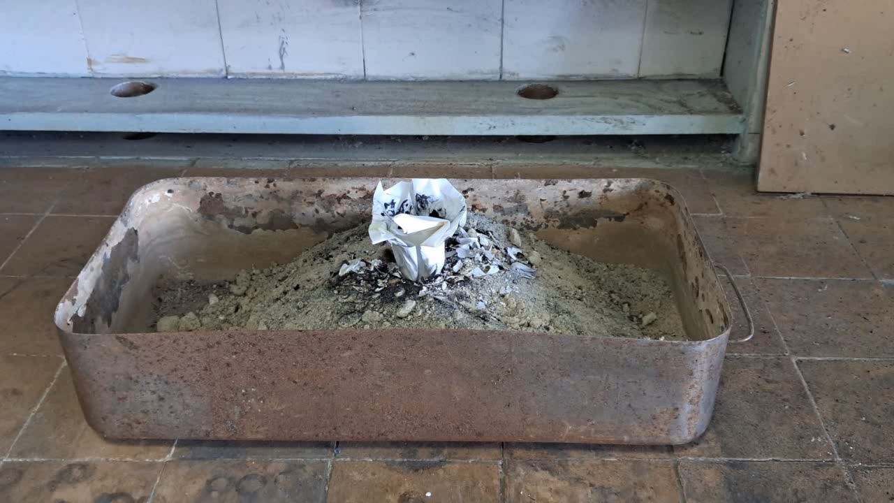Combustion of Thermite: Fe3O4 + KNO3 + Al (waste) + S