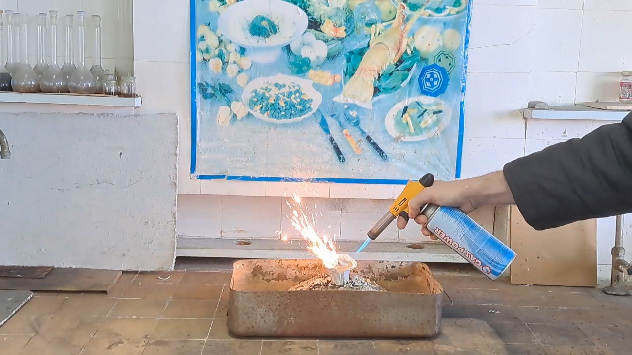 Combustion of Thermite: Fe3O4 + KNO3 + Al (waste) + S