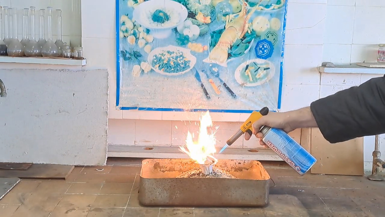 Combustion of Thermite: Fe3O4 + KNO3 + Al (waste) + S