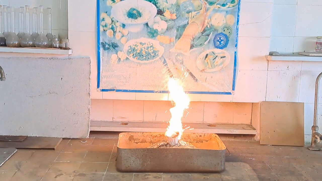 Combustion of Thermite: Fe3O4 + KNO3 + Al (waste) + S