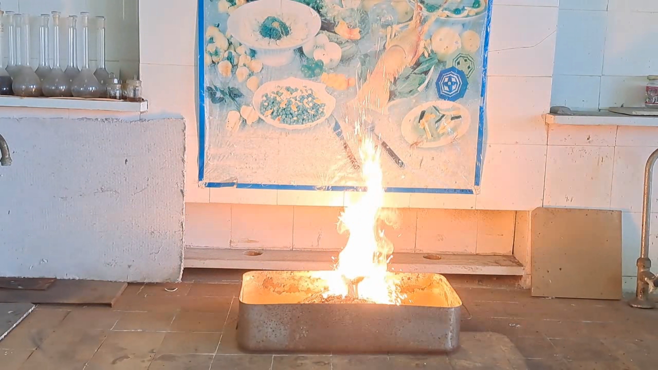 Combustion of Thermite: Fe3O4 + KNO3 + Al (waste) + S